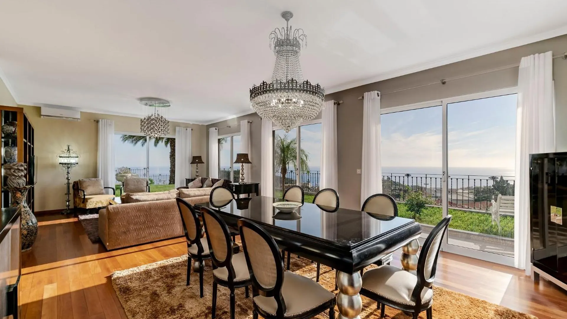 Exquisite Madeira Villa Villa Funchal Belair 4 Bedroom Panoramic Sea View Heated Pool Hot-Tub  Funchal (Madeira)