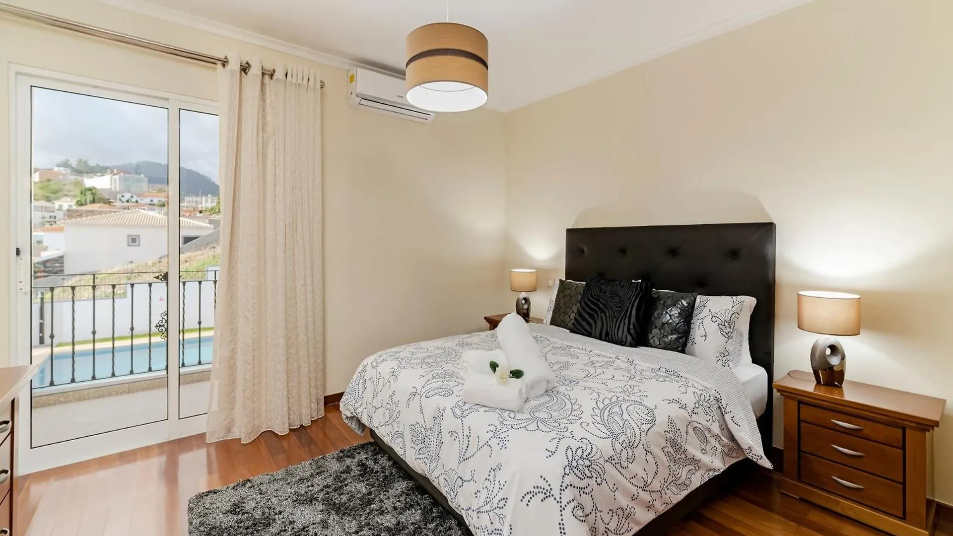 Exquisite Madeira Villa Villa Funchal Belair 4 Bedroom Panoramic Sea View Heated Pool Hot-Tub