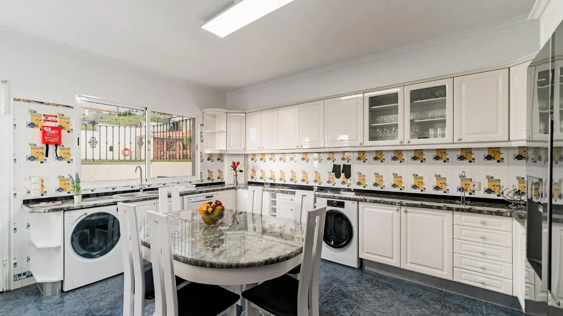 Exquisite Madeira Villa Villa Funchal Belair 4 Bedroom Panoramic Sea View Heated Pool Hot-Tub