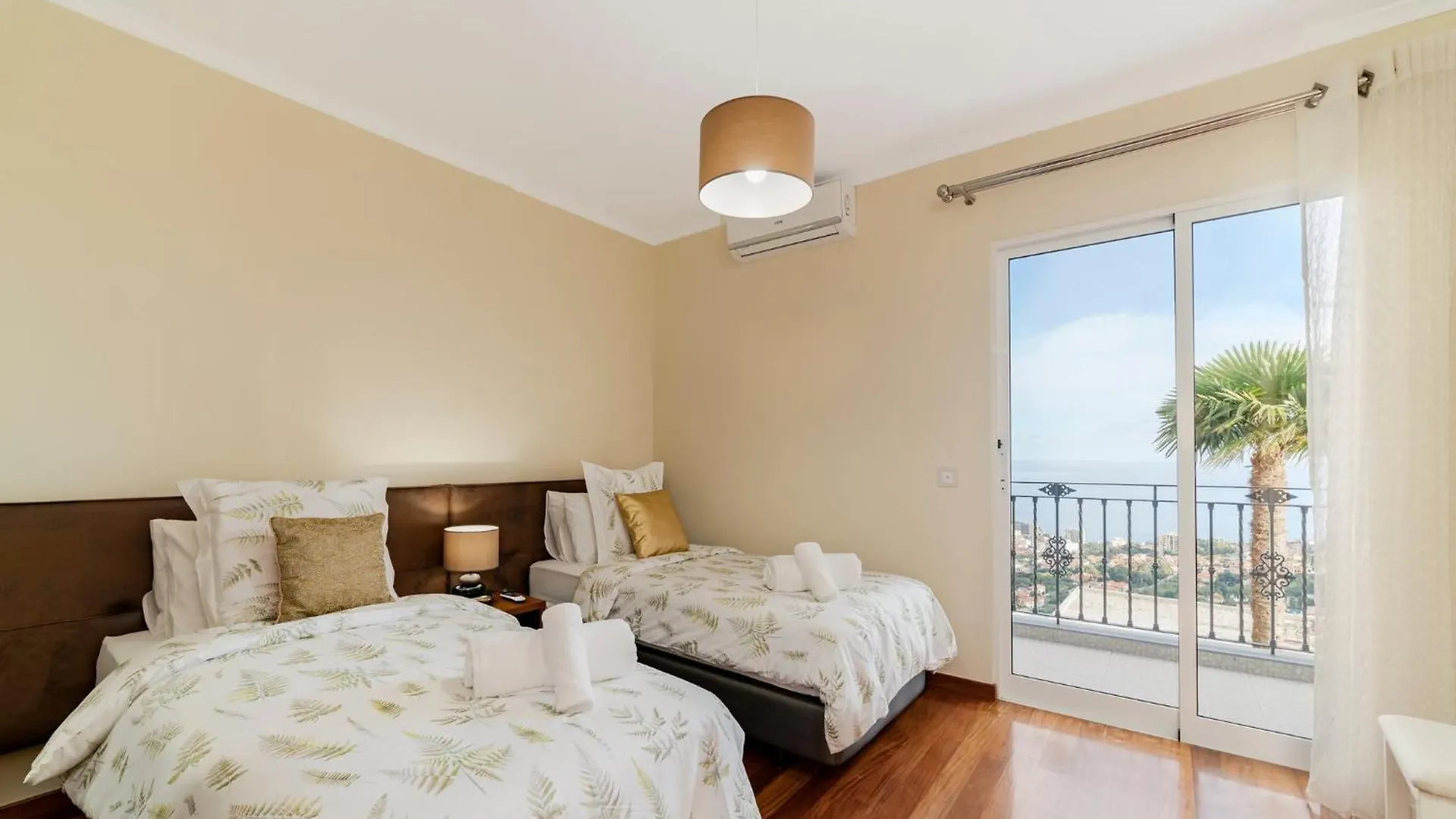 Exquisite Madeira Villa Villa Funchal Belair 4 Bedroom Panoramic Sea View Heated Pool Hot-Tub