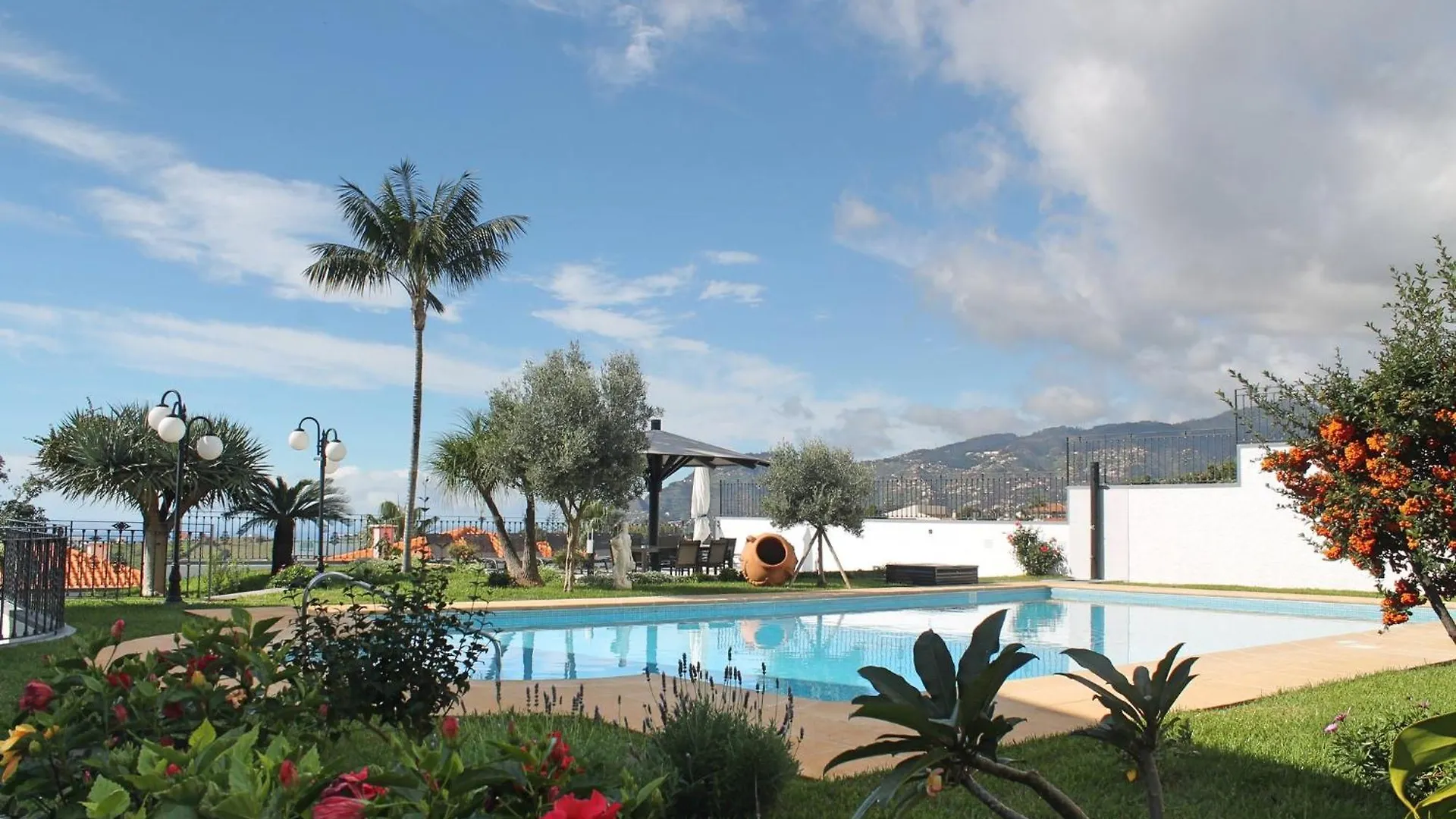 Exquisite Madeira Villa Villa Funchal Belair 4 Bedroom Panoramic Sea View Heated Pool Hot-Tub