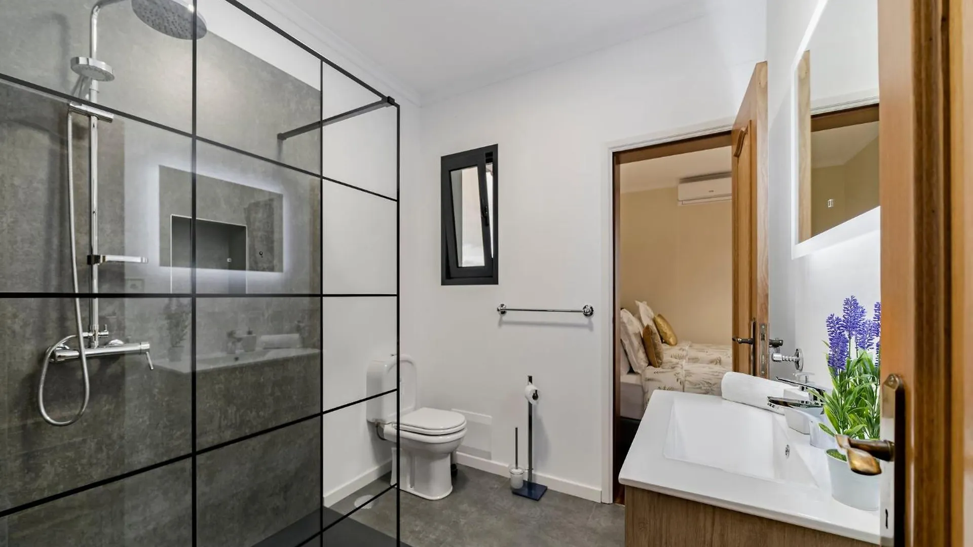 Exquisite Madeira Villa Villa Funchal Belair 4 Bedroom Panoramic Sea View Heated Pool Hot-Tub 0*, Funchal (Madeira) Portugal